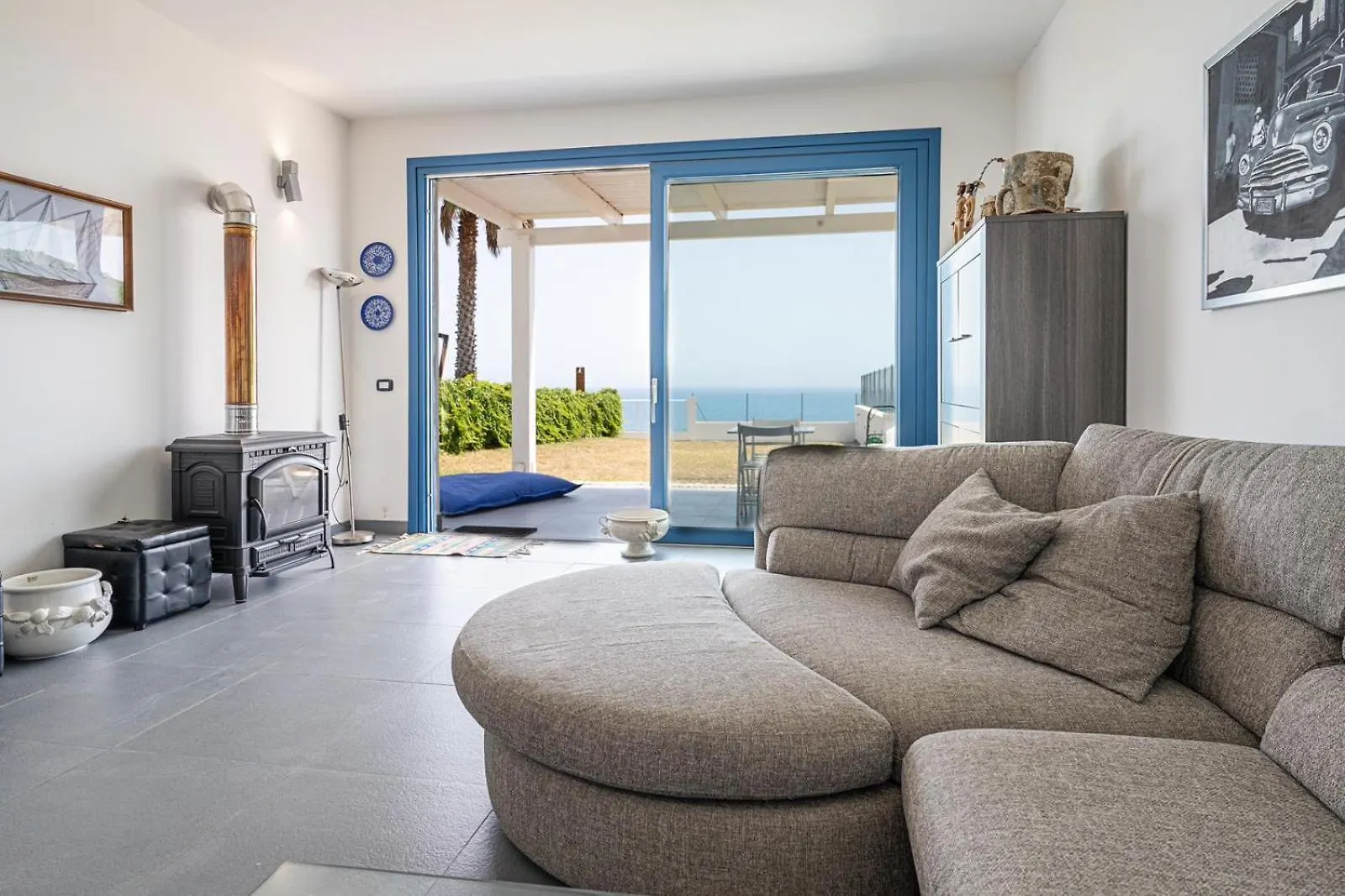 Villa Antonella contacts